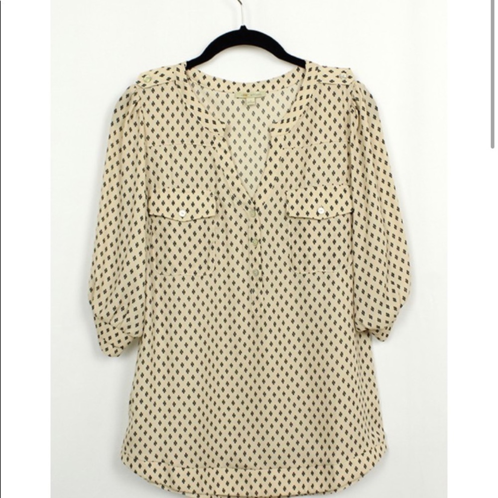 V neck sleeve blouse